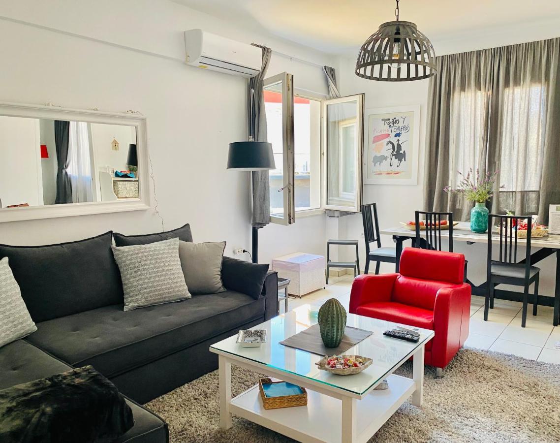 Gianna'S Apartment Central Aigio Cozy And Shining Esterno foto
