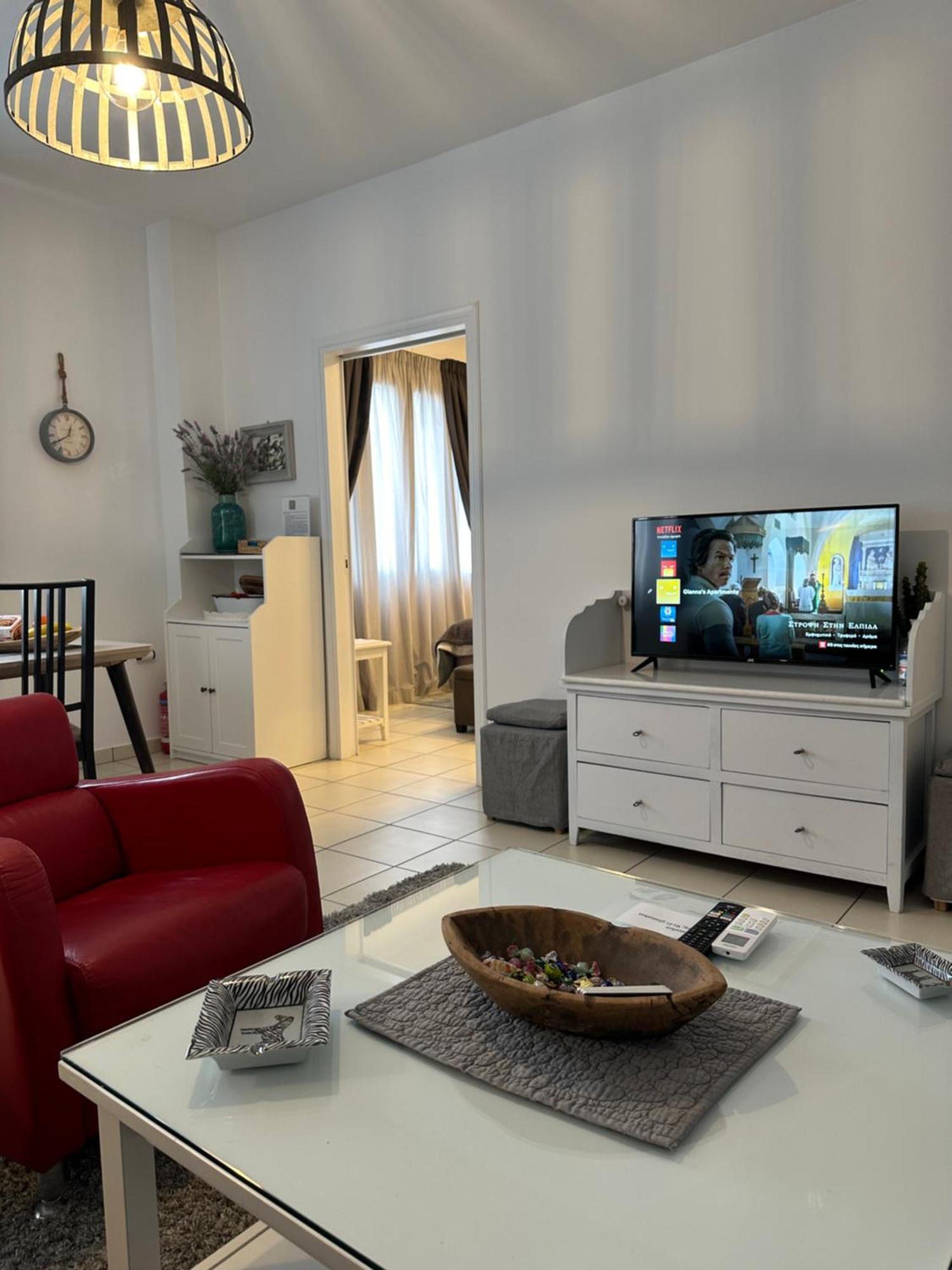 Gianna'S Apartment Central Aigio Cozy And Shining Esterno foto